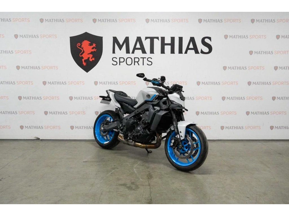 Yamaha MT-09 2025 — photo 2