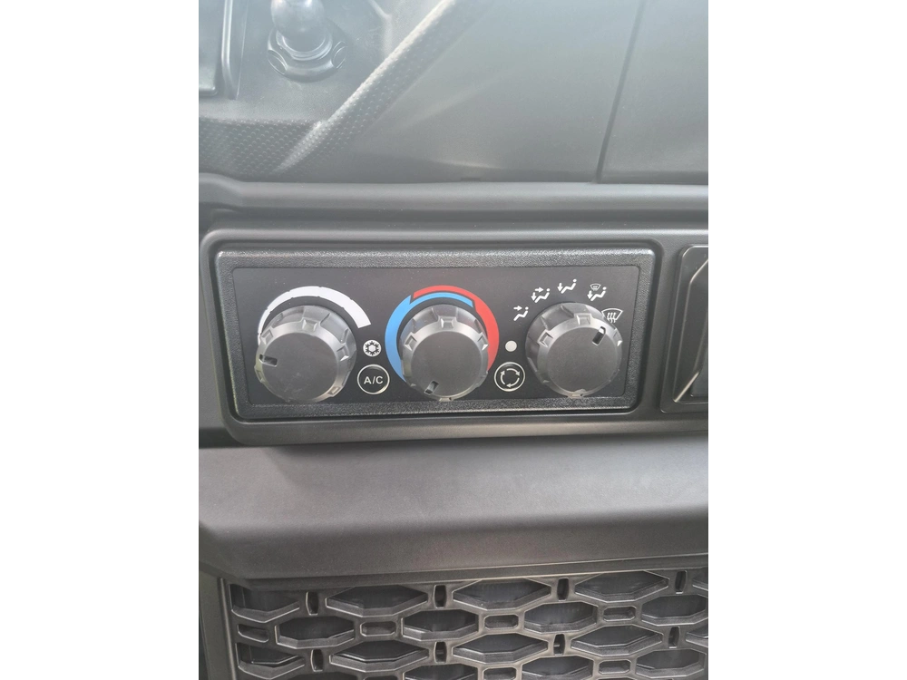 2026 Can-am Defender Limited Cab Hd11 alt