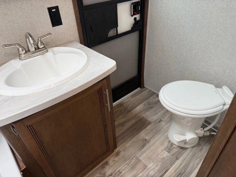 2020 Keystone Rv Cougar 32bhs alt