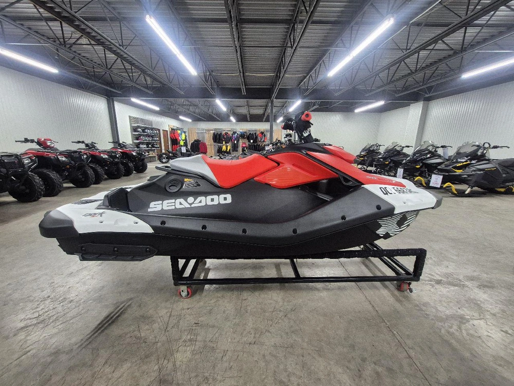 Sea-doo Spark 1 Rotax 900 Ace-90 Trixx 2025 alt