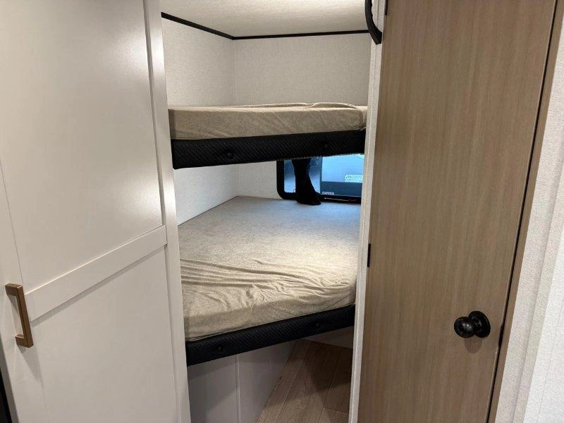 Jayco Jay Feather 26bhsl 2027 alt