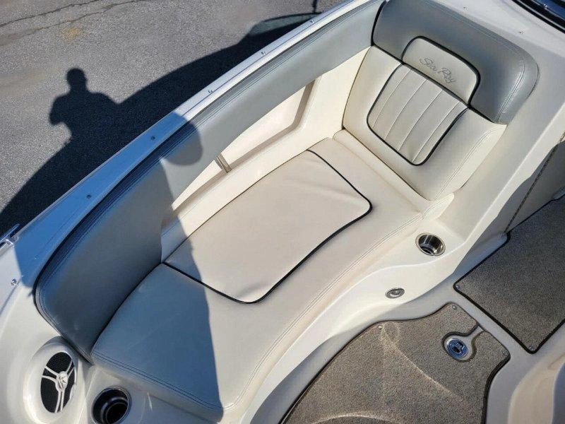 Sea Ray Sundeck 230/ Mercruiser 350 2009 alt