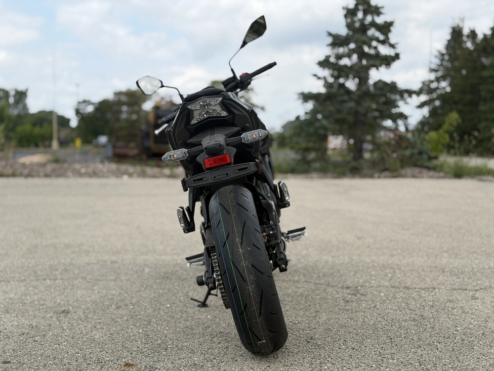 2025 Kawasaki Z650 alt