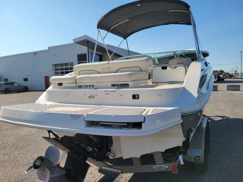 Sea Ray Sundeck 230/ Mercruiser 350 2009 alt