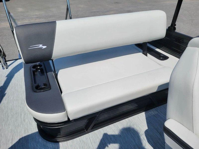 Bennington Marine S22 Swingback 3t/yamaha F150 2027 alt