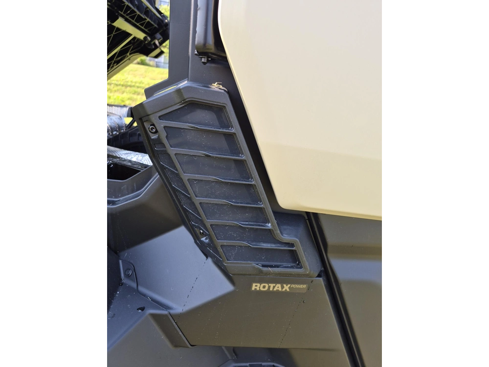 2026 Can-am Defender Limited Cab Hd11 alt