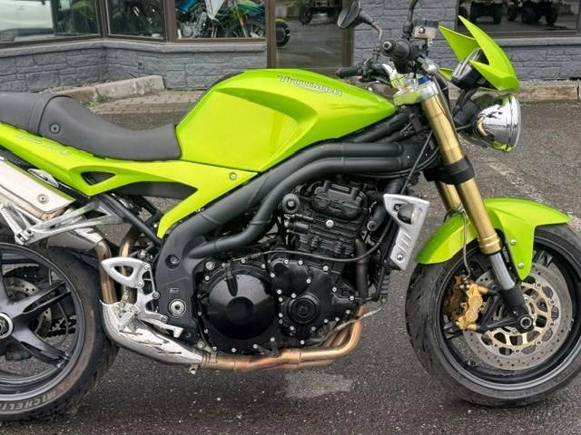 Triumph 1050 Speed Triple 2007 alt