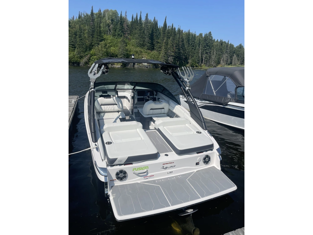 2023 Regal Ls2 Surf alt