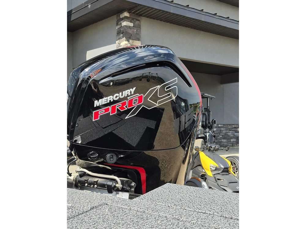 2027 Lund 1775 Impact Xs Black And White alt