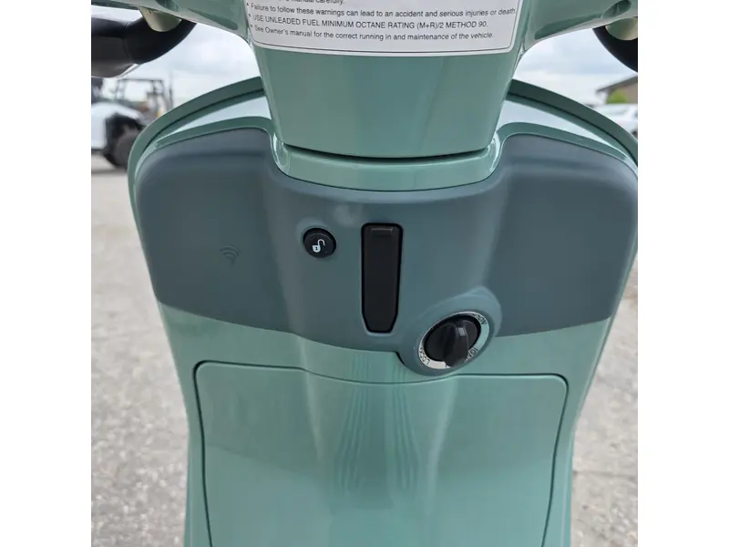 Vespa Primavera 150 80th Anniversary 2027