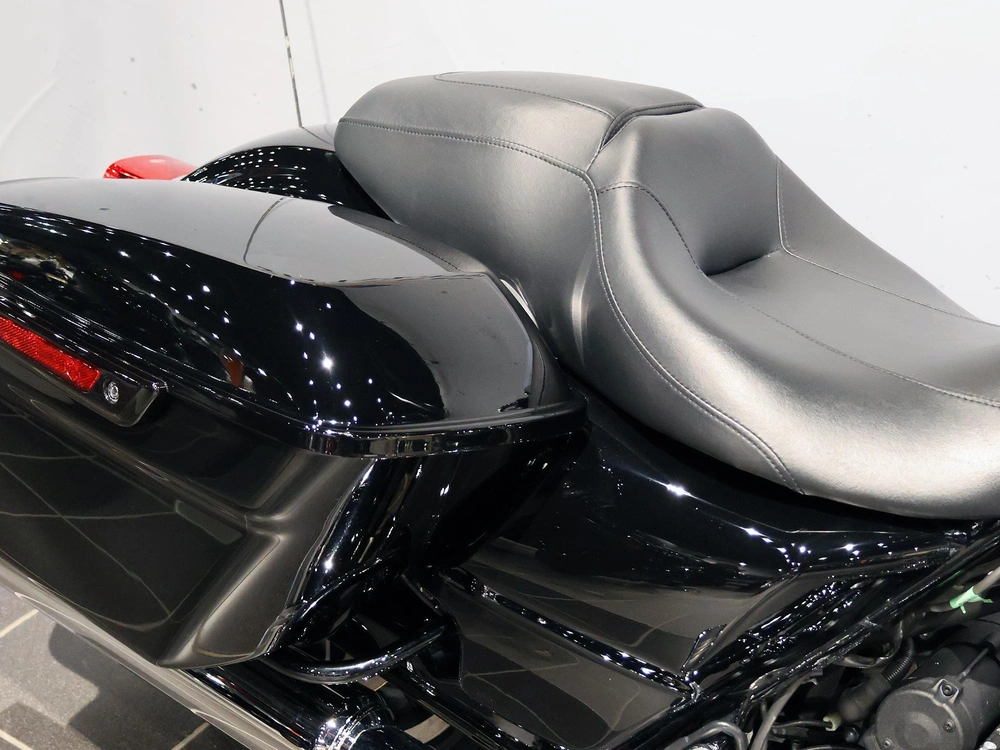 Harley-Davidson Road Glide FLTRX 2019 — photo 7