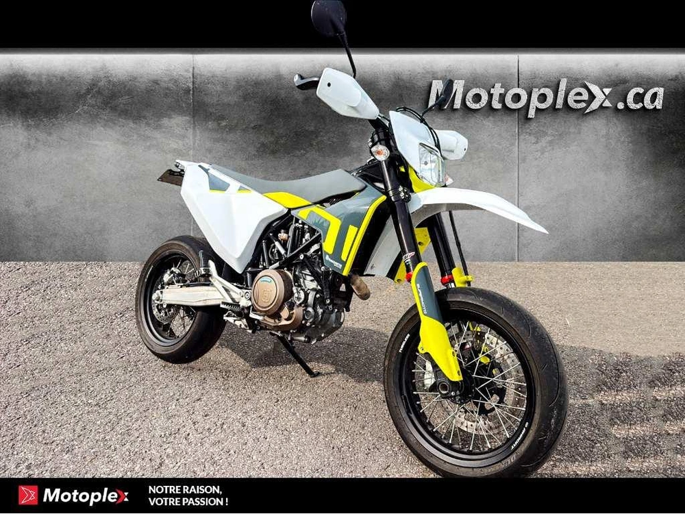 Husqvarna 701 Super Moto 2020 alt