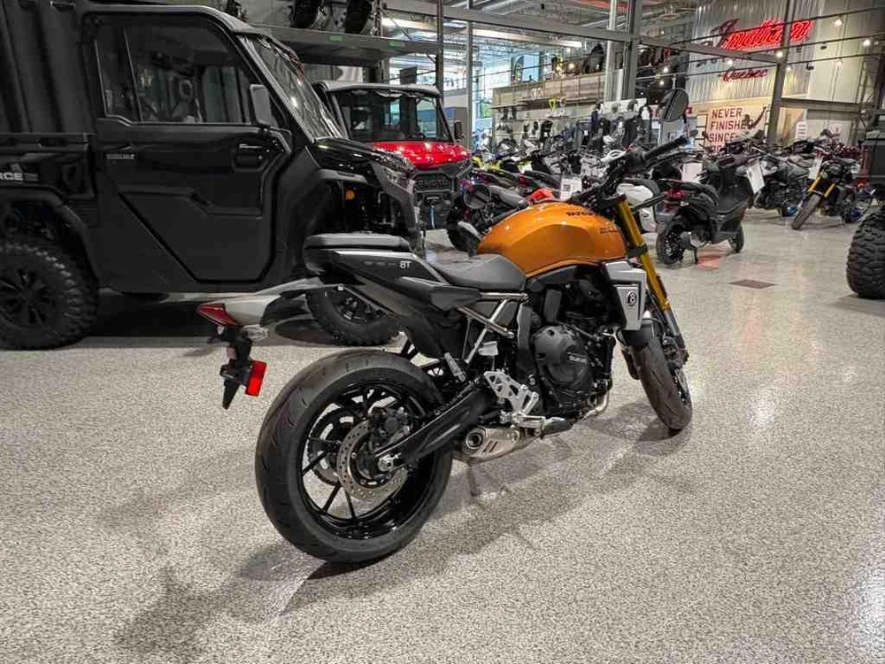 Suzuki Gsx-8t 2026 alt