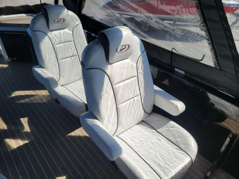 2019 Princecraft Vogue 27 Xt / Mercury 300 alt