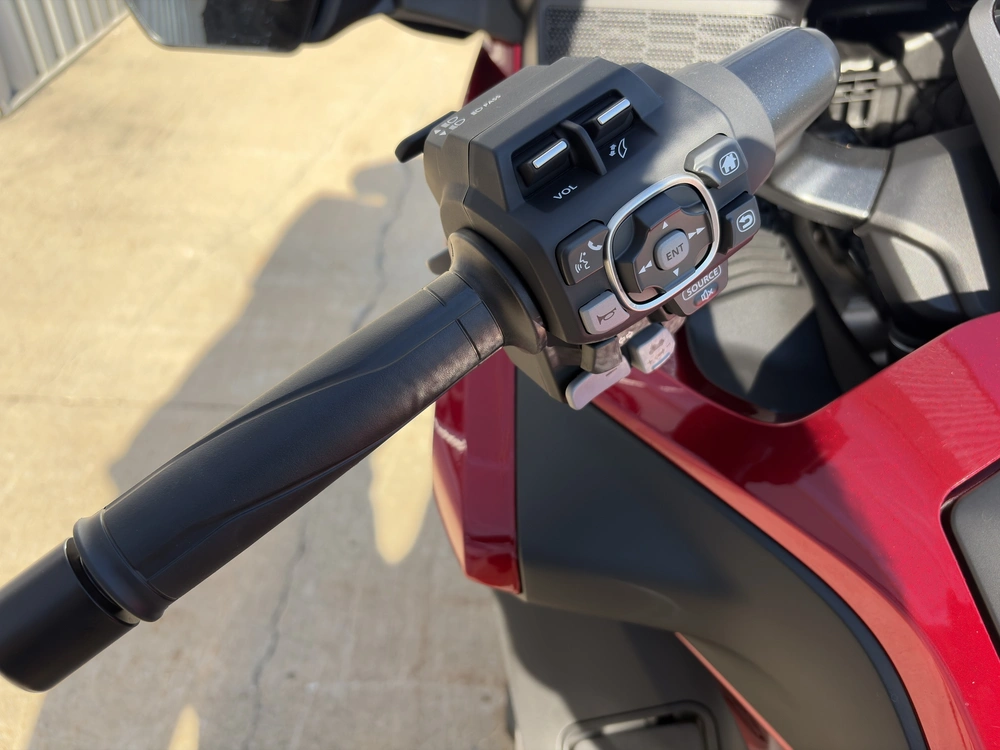 2026 Honda Gold Wing Tour Dct Airbag alt