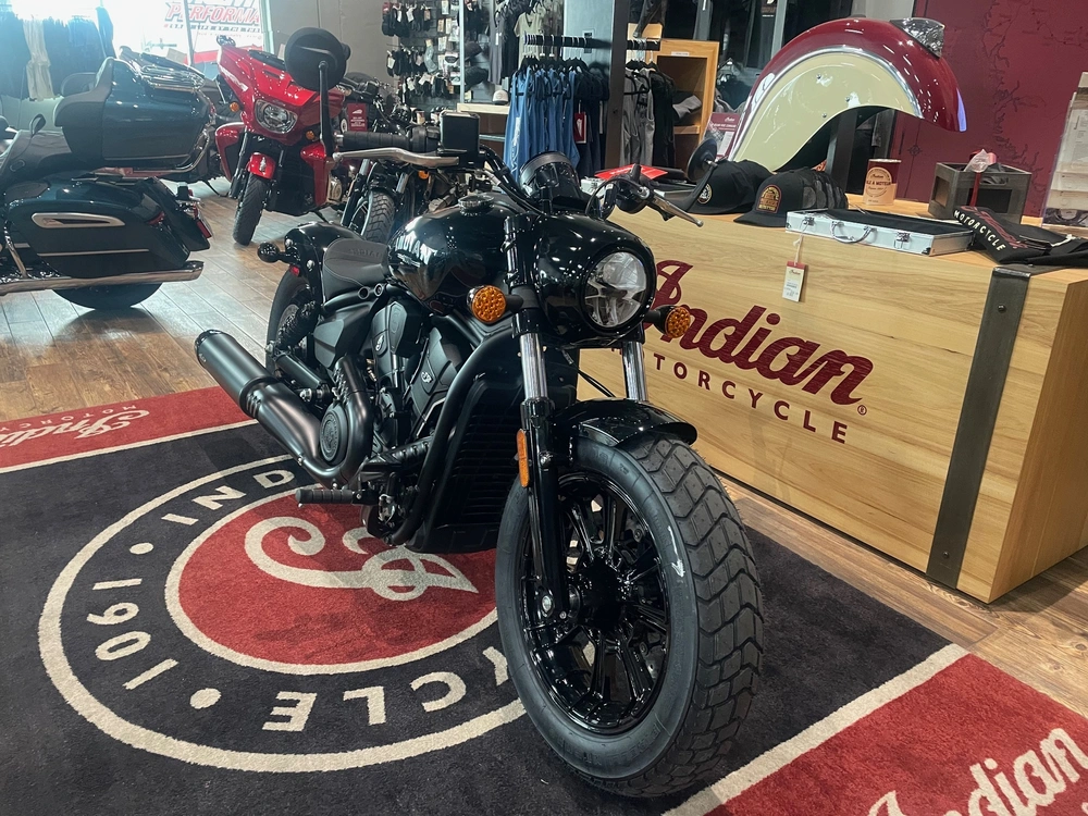 2026 Indian Motorcycle Scout Bobber - Black Metallic alt