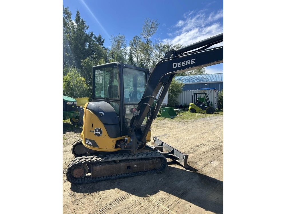2023 John Deere 35g alt
