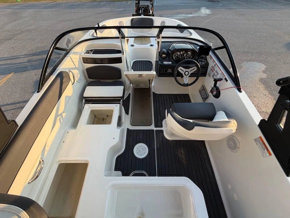 2021 Bayliner Vr5 alt