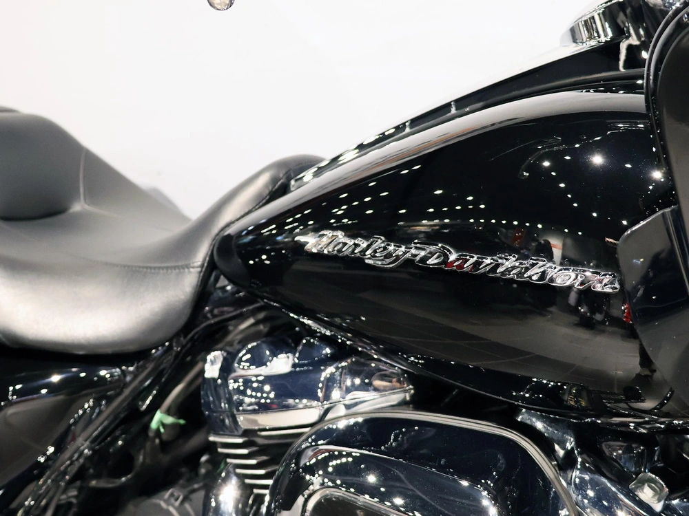 Harley-Davidson Road Glide FLTRX 2019 — photo 6
