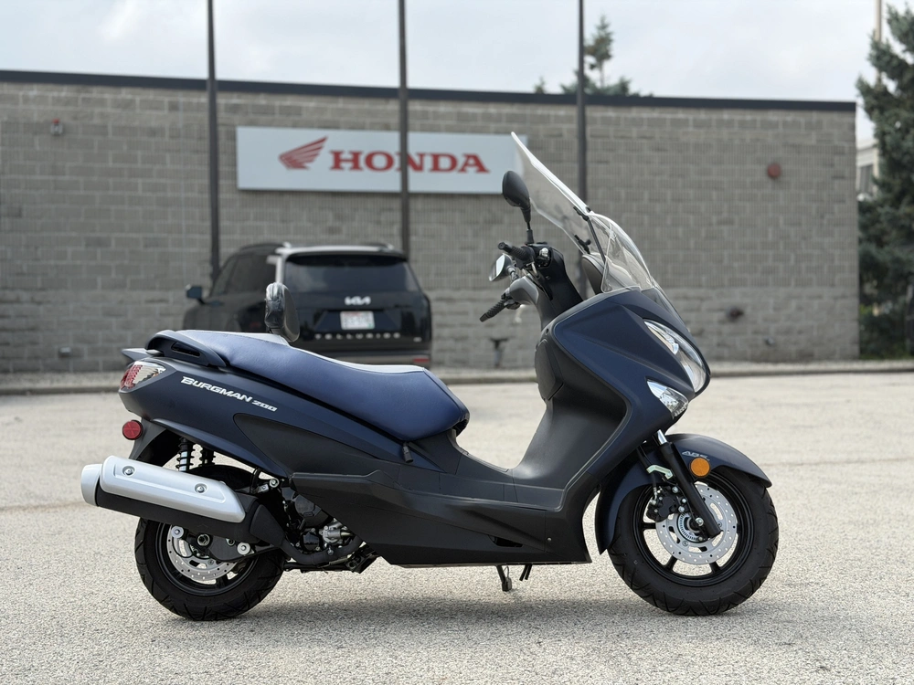 2022 Suzuki Burgman 200 alt