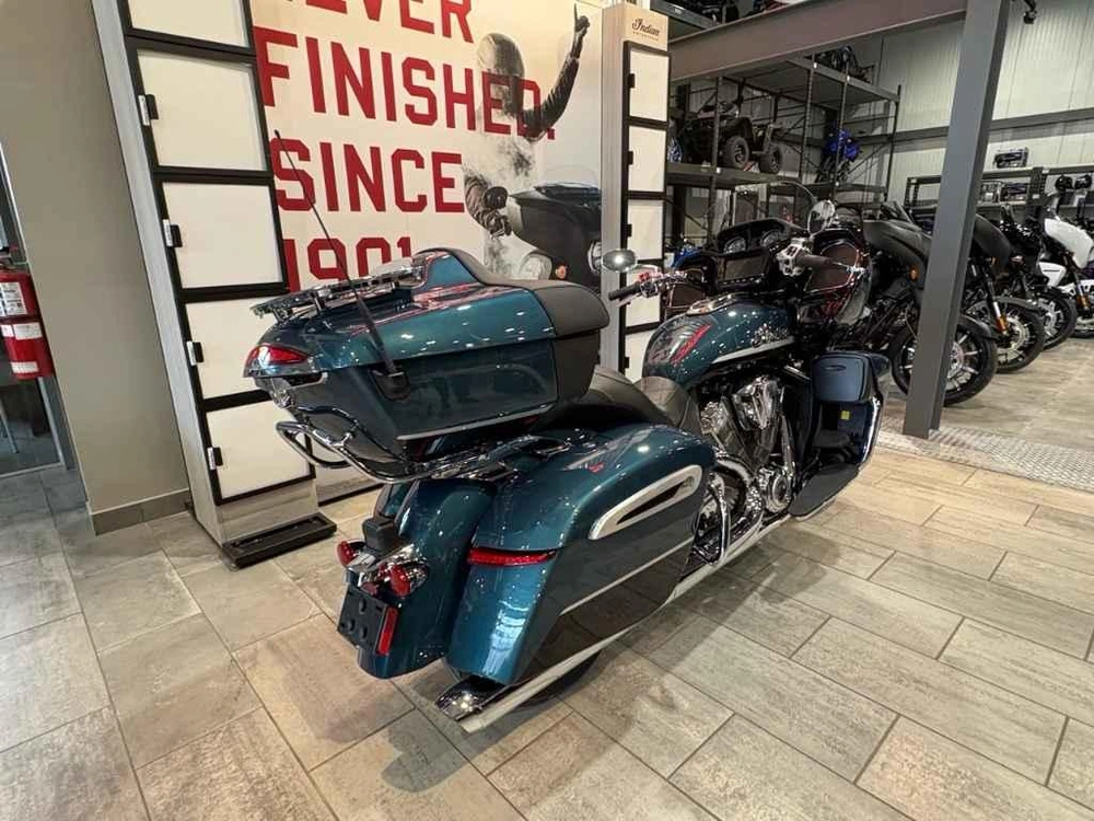 2026 Indian Motorcycle Pursuit Limited + 112 Package alt