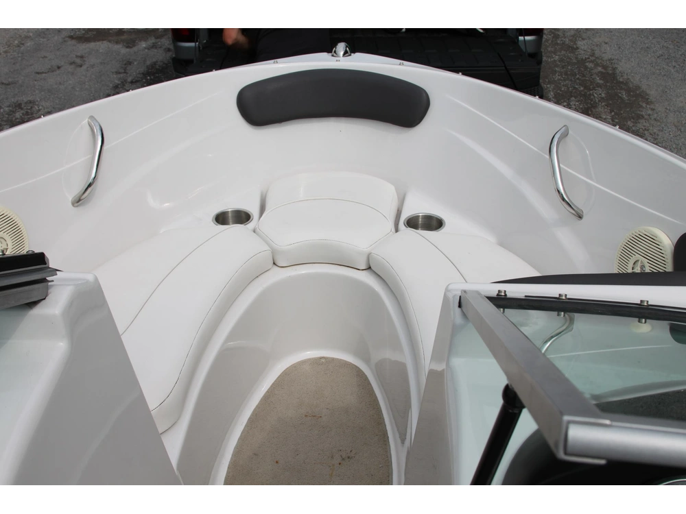 2011 Four Winns H180 alt