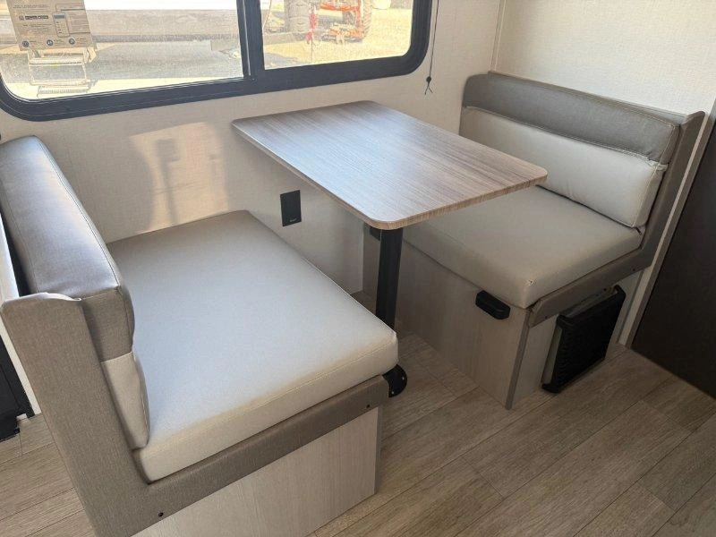Coachmen Catalina 154rbx 2027 alt