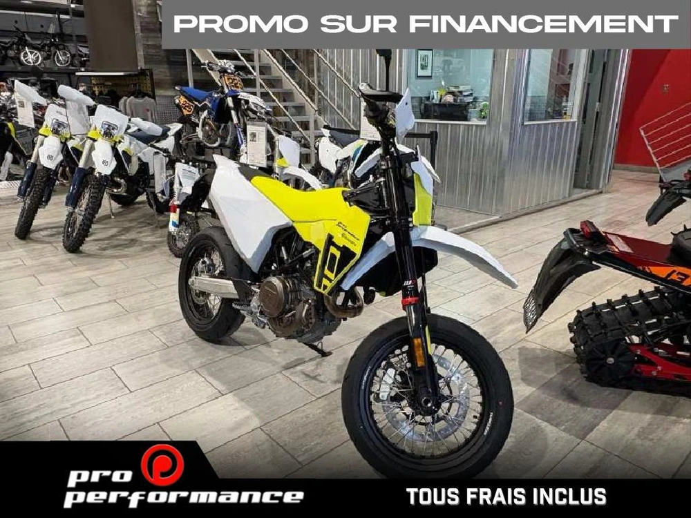 Husqvarna 701 Supermoto 2026 alt