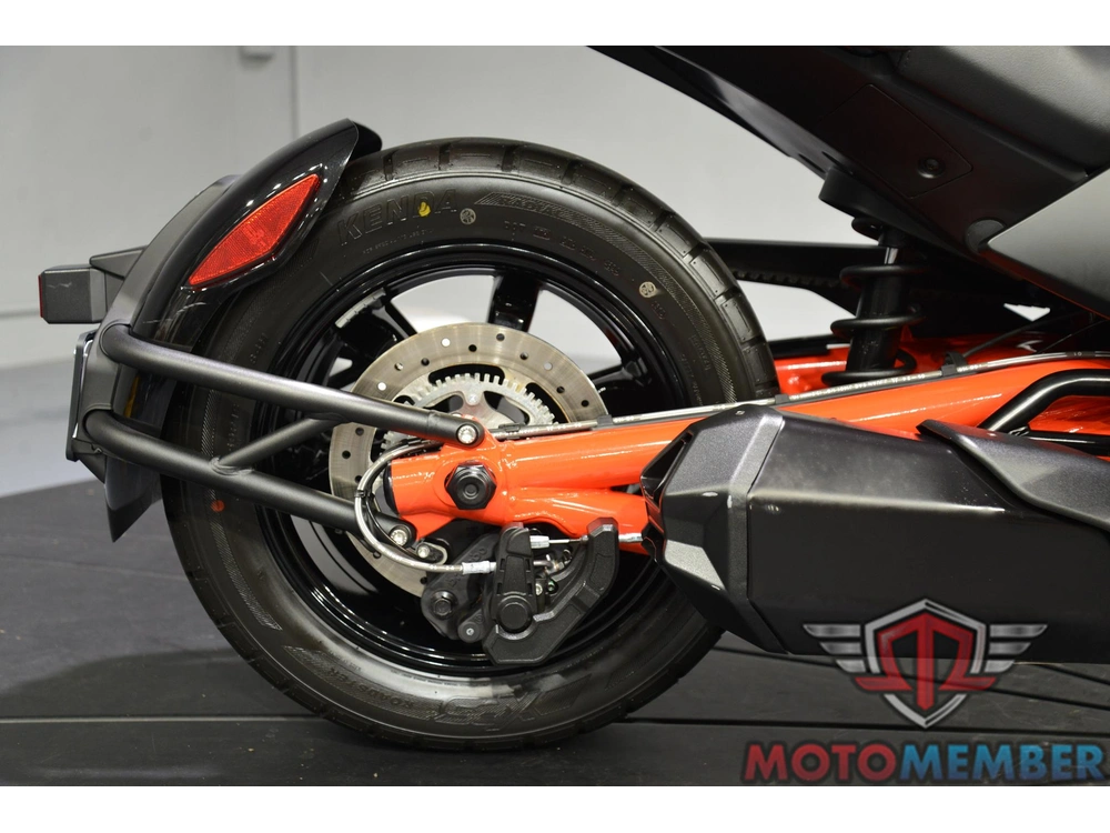 2026 Can-am Spyder F3-s alt