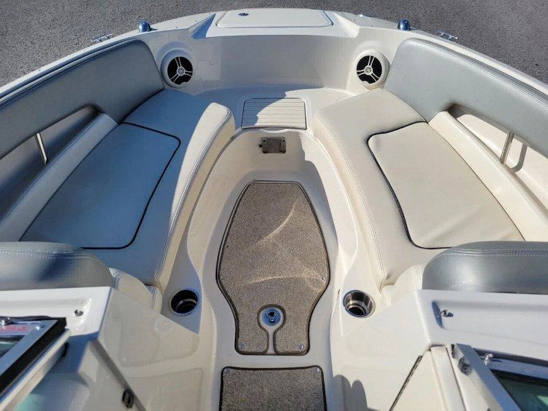 Sea Ray Sundeck 230/ Mercruiser 350 2009 alt