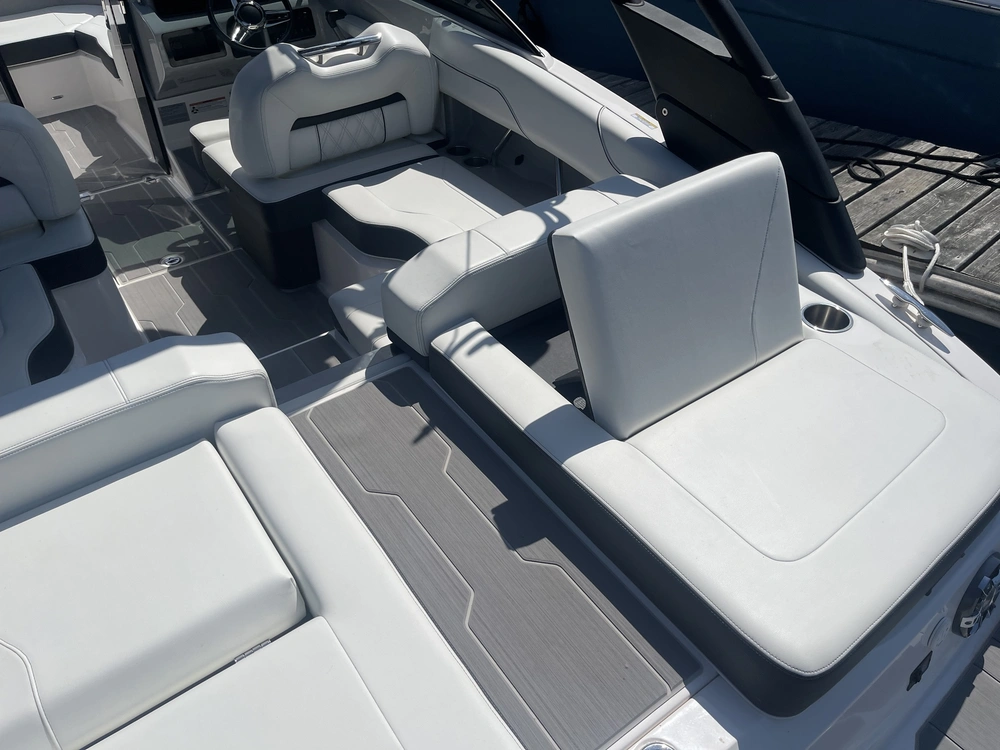 2023 Regal Ls2 Surf alt