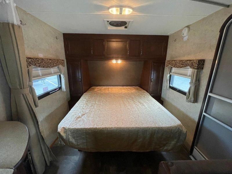 2014 Holiday Rambler Aluma-lite 237bh alt