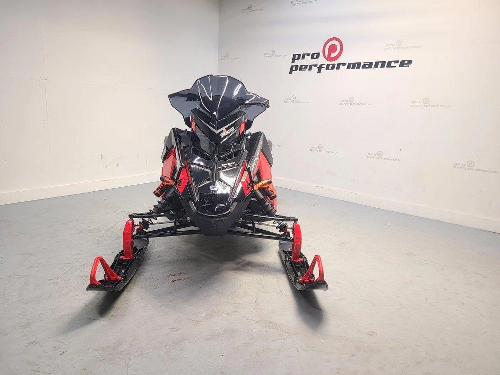 Polaris 850 Indy Vr1 Dynmx 137 2026 alt