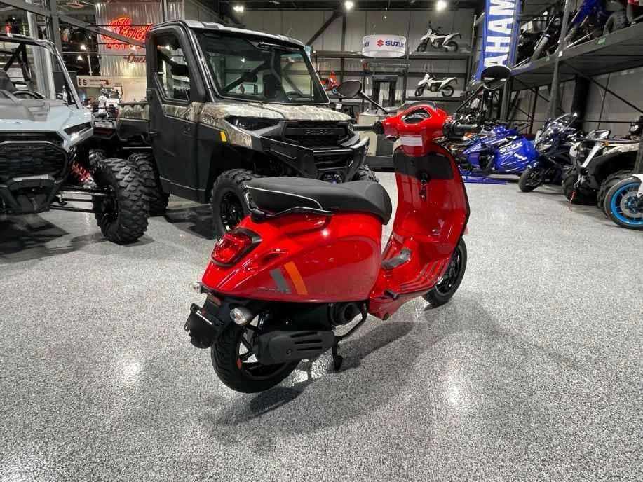 Vespa Sprint Sport 50 2025 alt