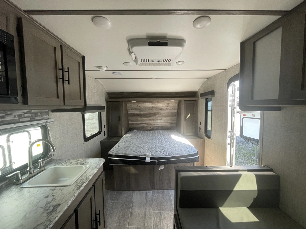 2021 Gulf Stream Conquest 189 Dd alt