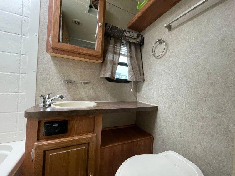 Forest River Rockwood Mini Lite 2306bh 2015 alt