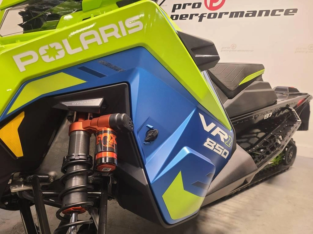 Polaris 850 Indy Vr1 Dynmx 137 2026 alt