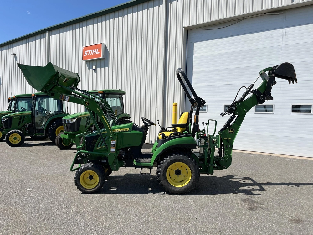 2021 John Deere 2025r alt