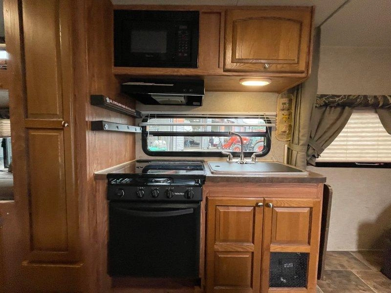 Forest River Rockwood Mini Lite 2306bh 2015 alt