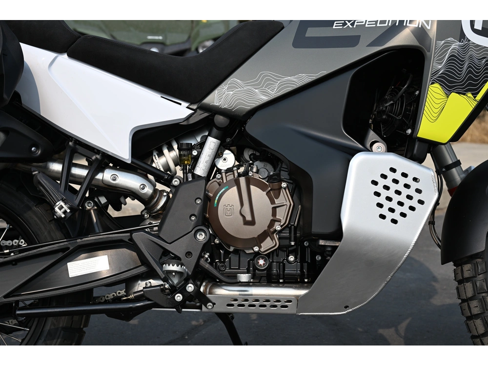 2027 Husqvarna Norden 901 alt