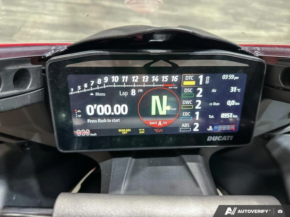 2025 Ducati V4 alt