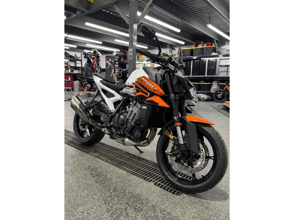 2027 Ktm 990 Duke alt
