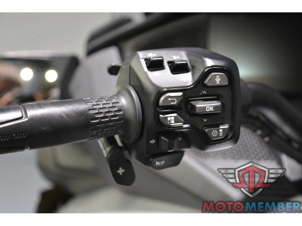 2025 Can-am Spyder Rt Rotax 1330 Ace alt