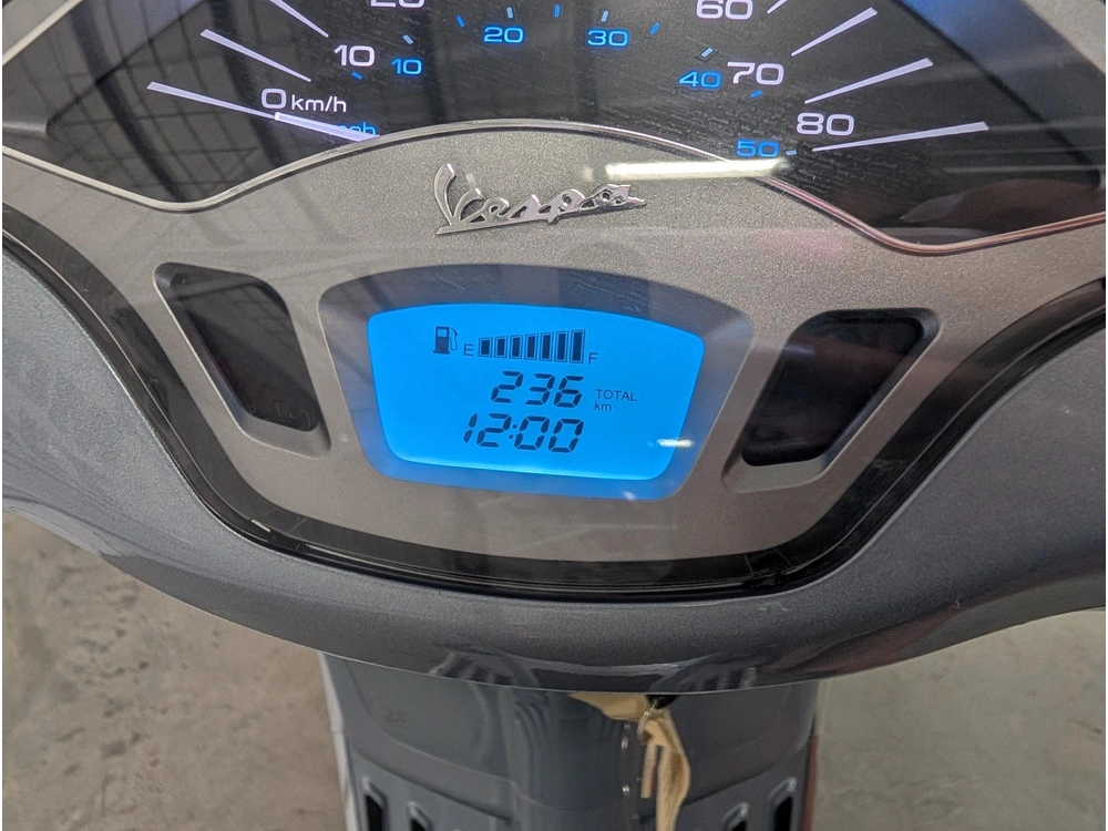 Vespa Primavera 50 2023 alt