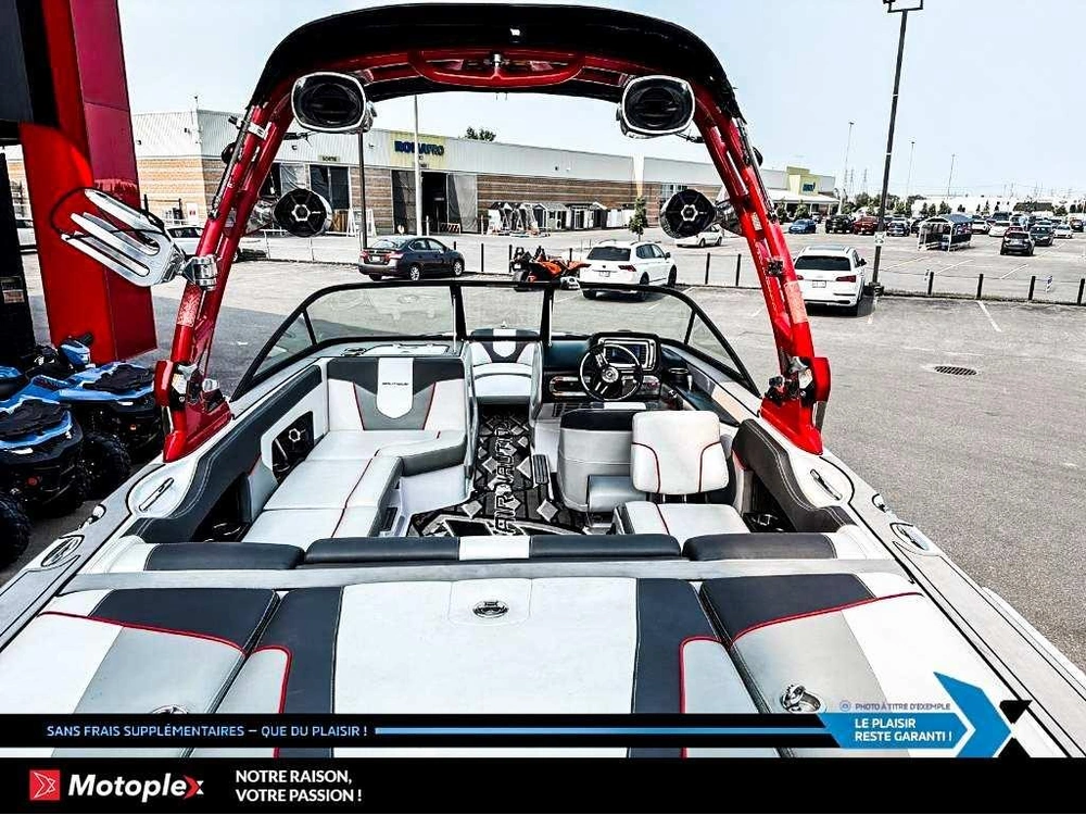 2012 Air Nautique 210 Team Edition alt