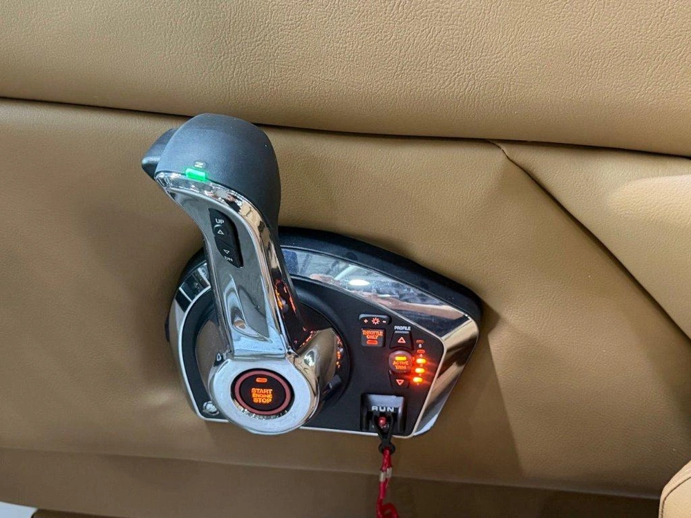 Four Winns Hd5 Mercruiser 6.2l / Bravo 3 2025 alt