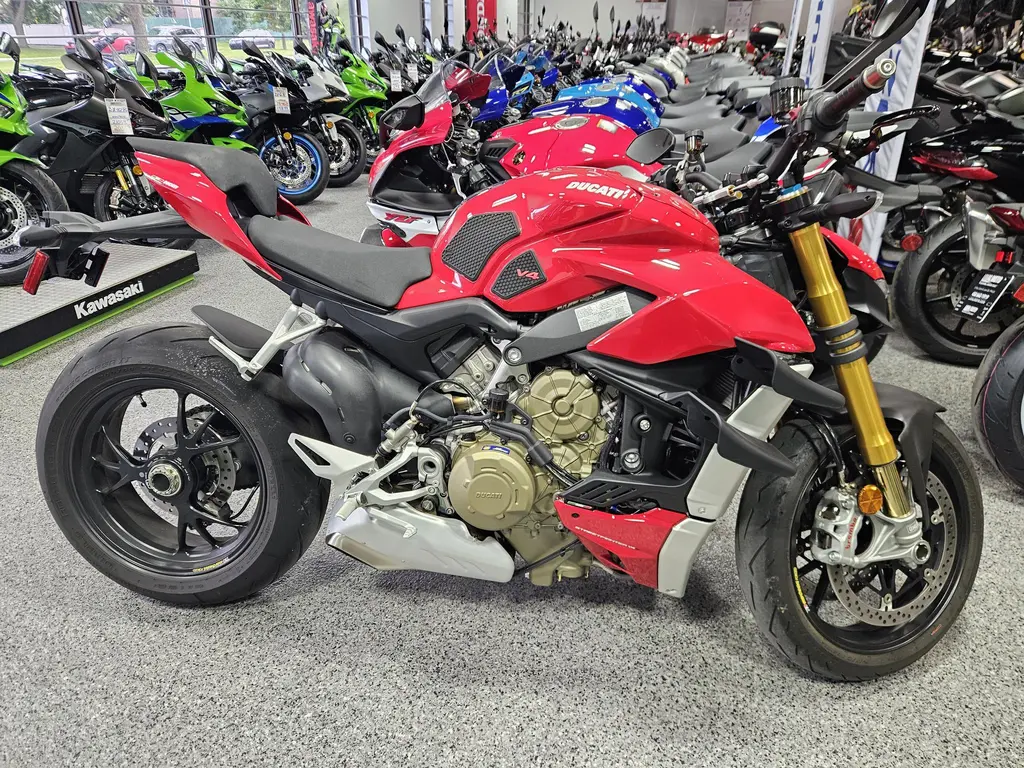 DUCATI STREET FIGHTER V4S 2021