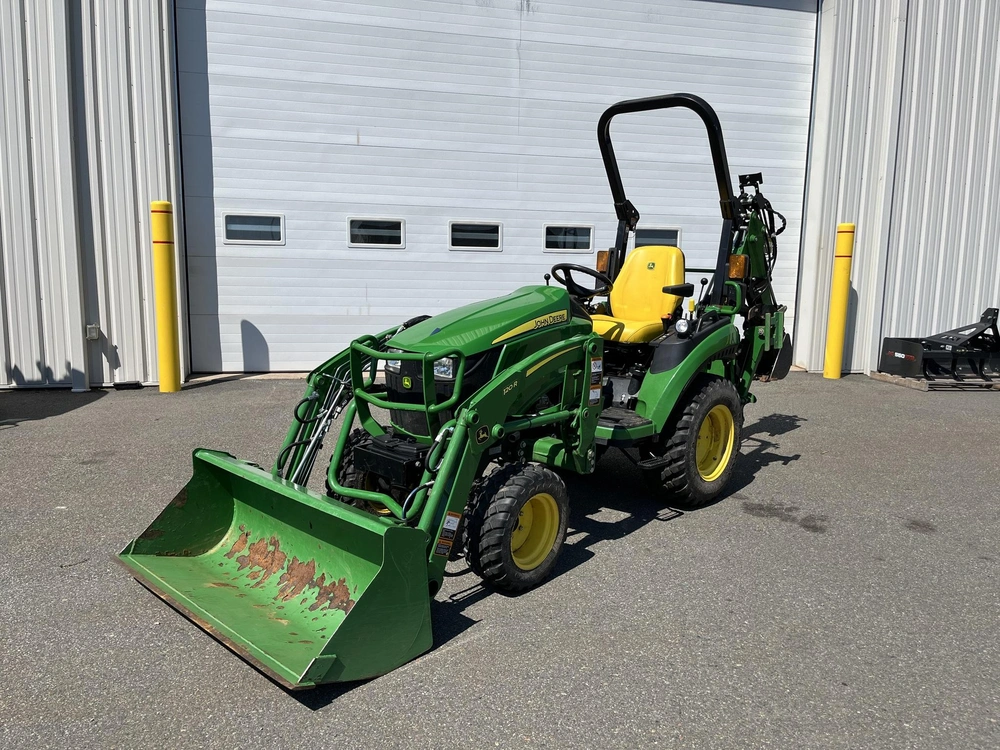 2021 John Deere 2025r alt