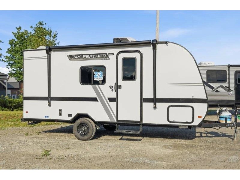 2027 Jayco Jay Feather 17bhsl alt