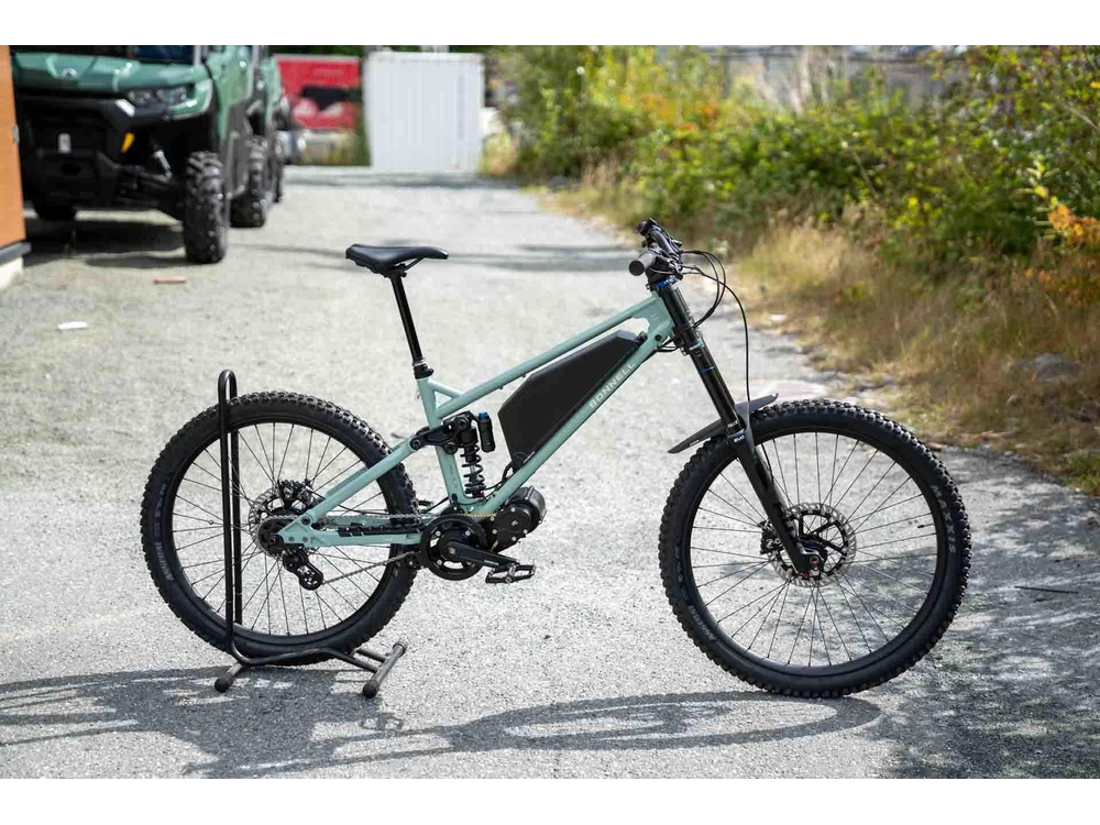 2026 Bonnell 775 Mx alt